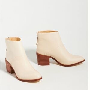 Nisolo Dari Boots Size 7 in bone